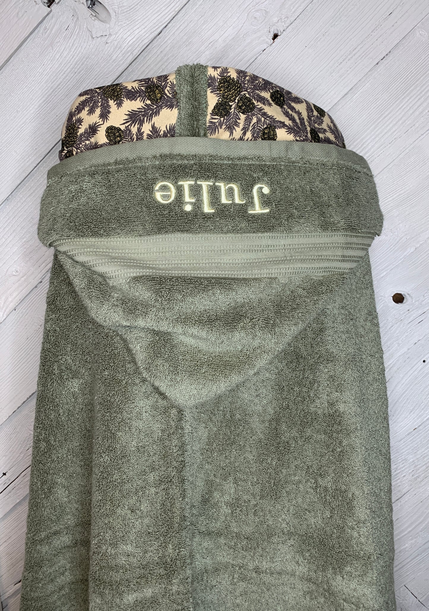 Adult Hooded Bath Towel with Pine Cone