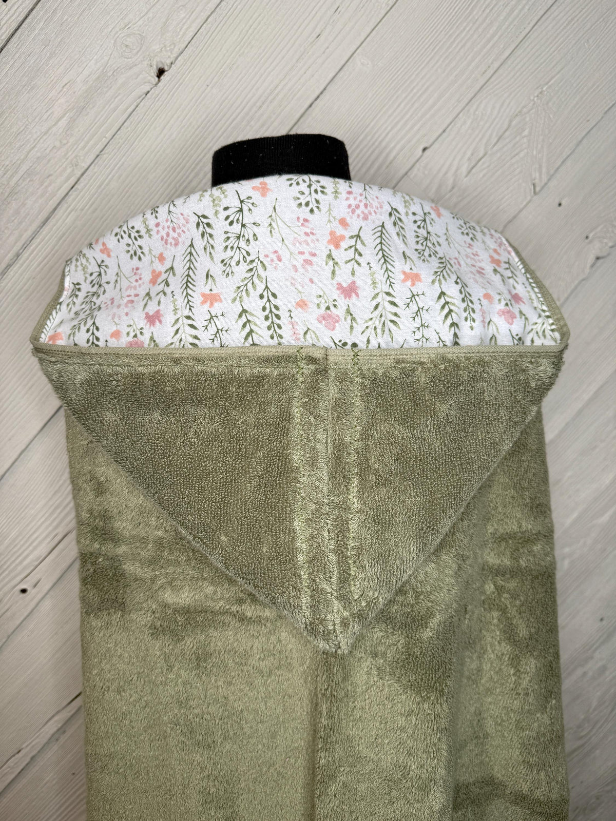 Girl hooded towel with flowers-your choice of towel color, toddler hooded towel, kids towel, bath towel, personalized towel