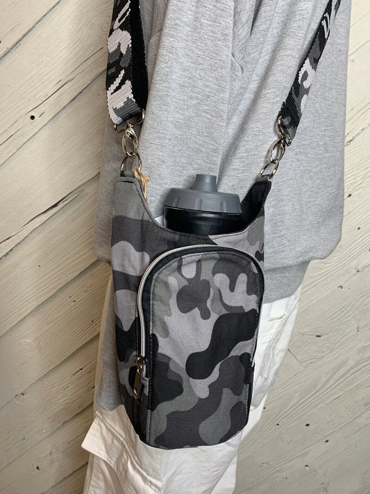 Water Bottle Bag with Camo Pattern