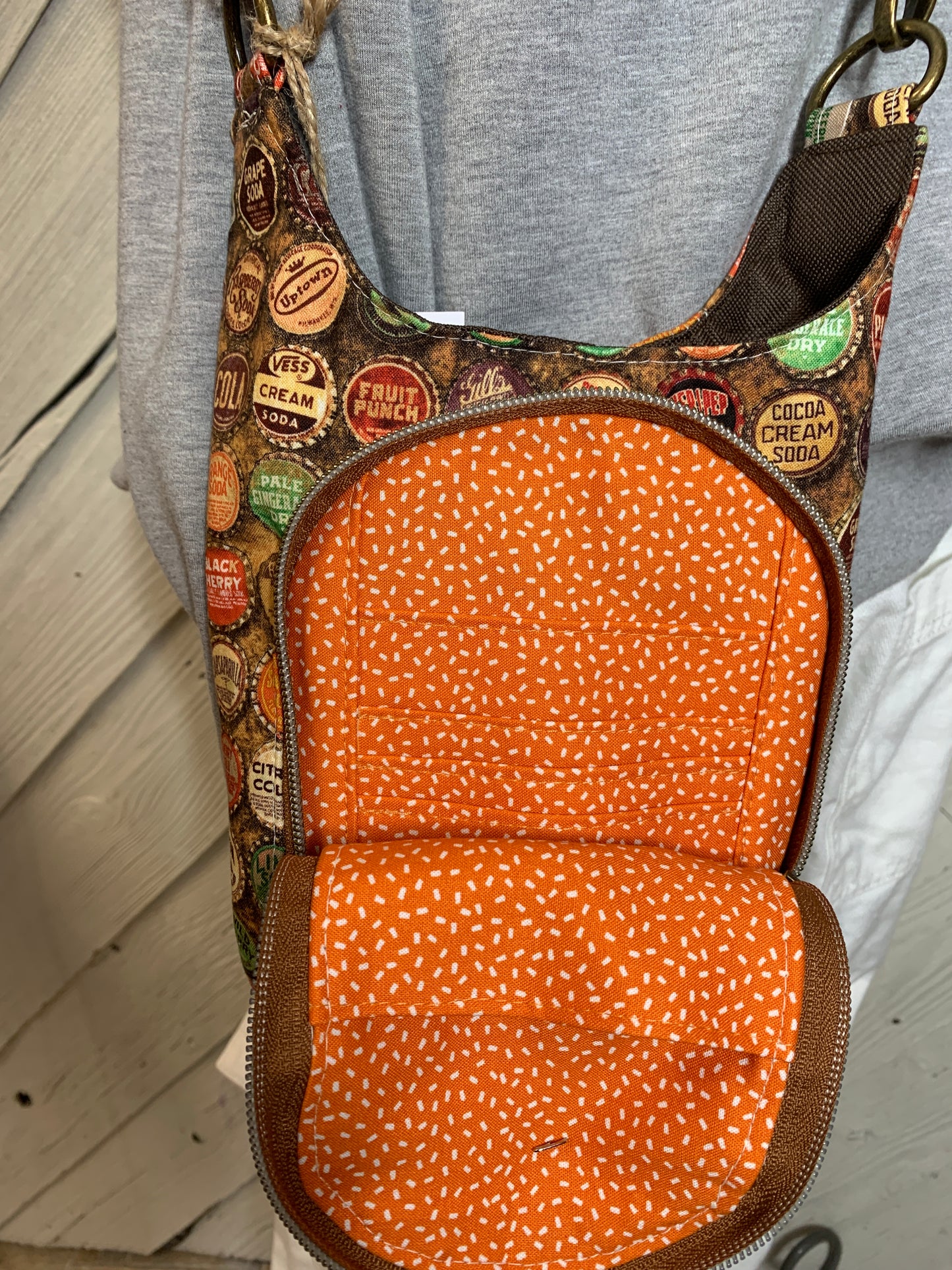 Water Bottle Bag with Bottlecap Pattern