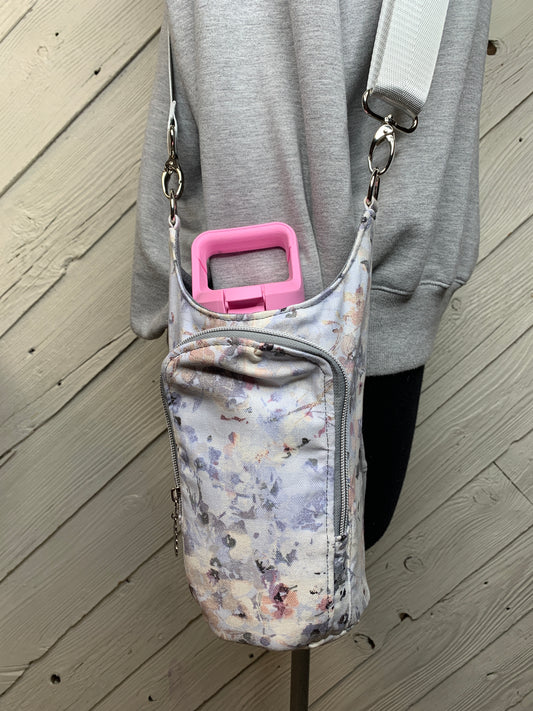 Water Bottle Bag with Gray and Purple Flower Pattern