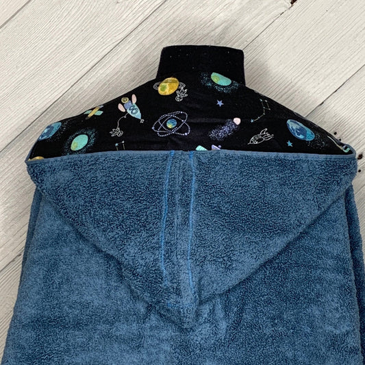 Hooded towel or poncho towel with planets and space flannel, personalized beach towel, boy bath towel, kids pool wrap, toddler beach