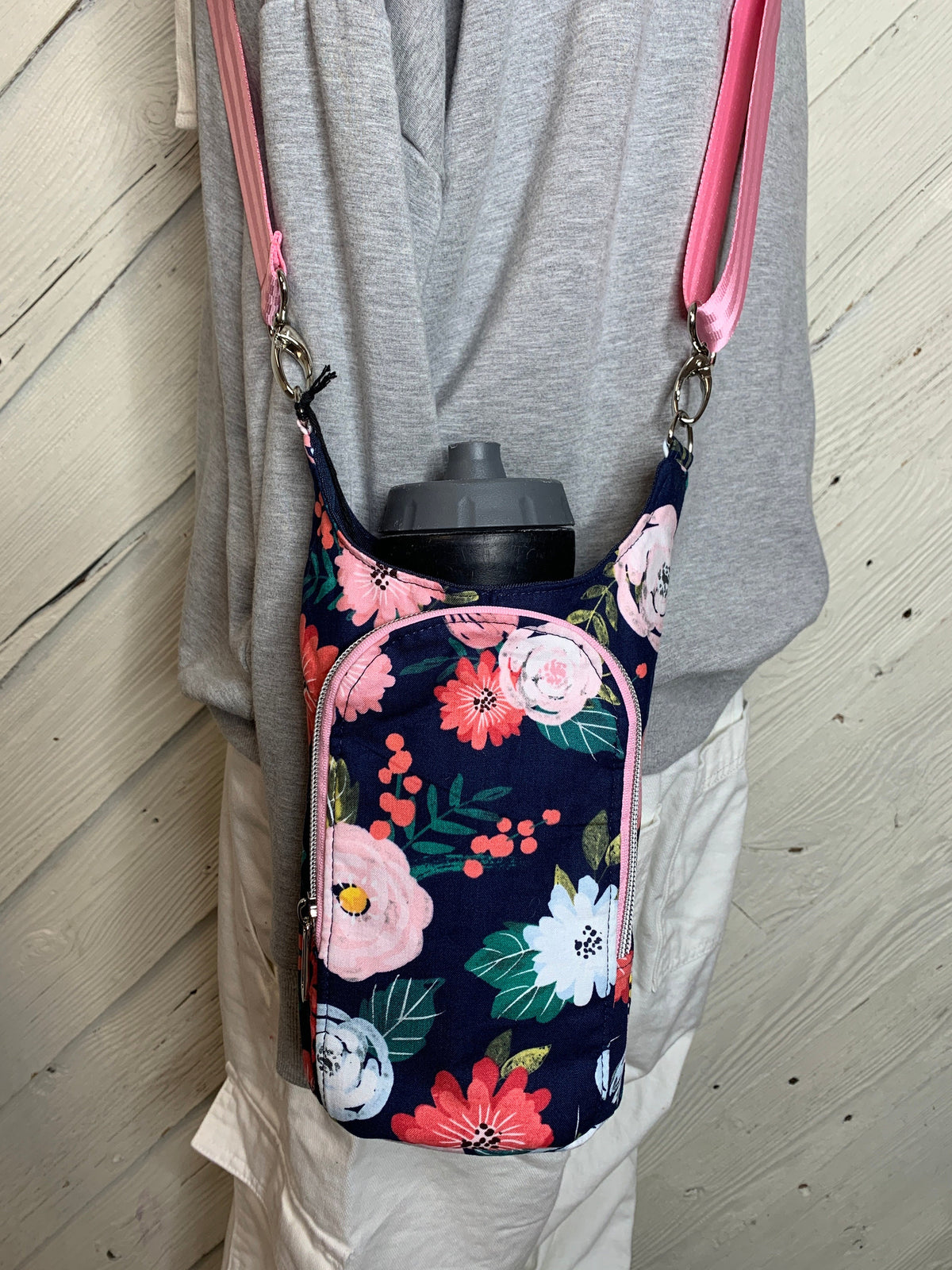 Water bottle bag with flowers, adjustable crossbody bag, gift for hiker, walking bag
