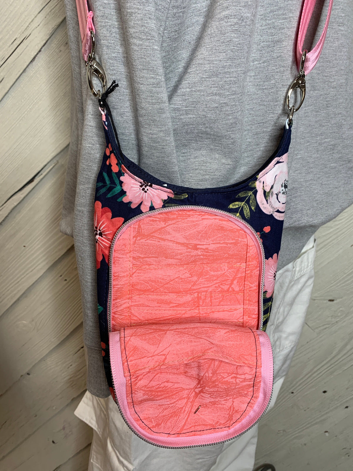 Water bottle bag with flowers, adjustable crossbody bag, gift for hiker, walking bag