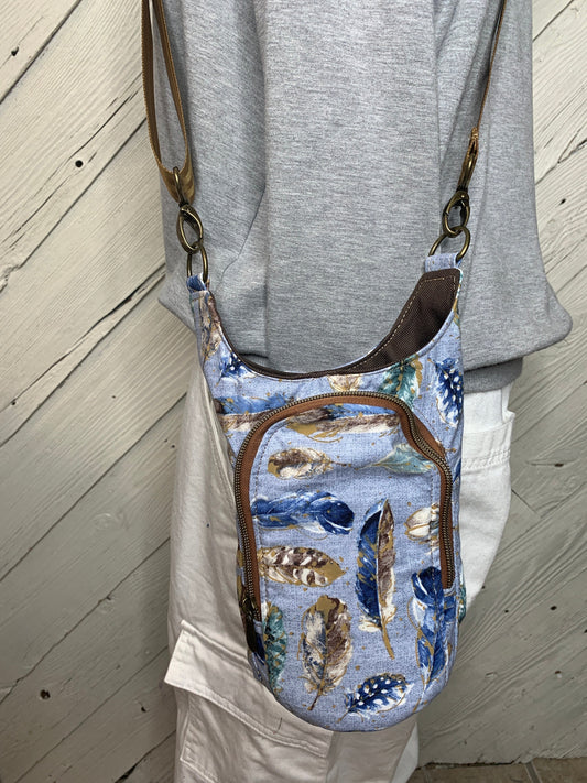 Water bottle bag with feathers fabric, adjustable crossbody bag, gift for hiker, walking bag, water bottle carrier