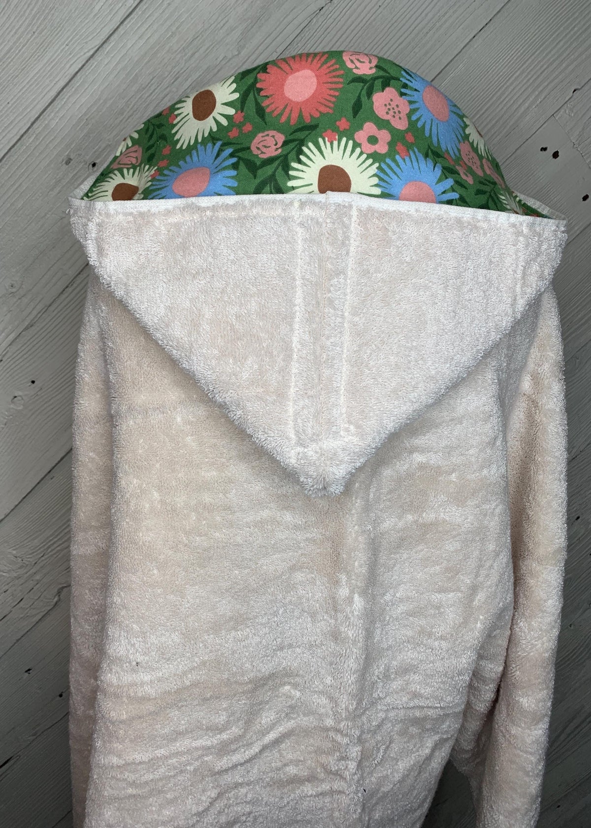 Girl hooded towel with flowers-your choice of towel color, toddler hooded towel, kids towel, bath towel, personalized towel