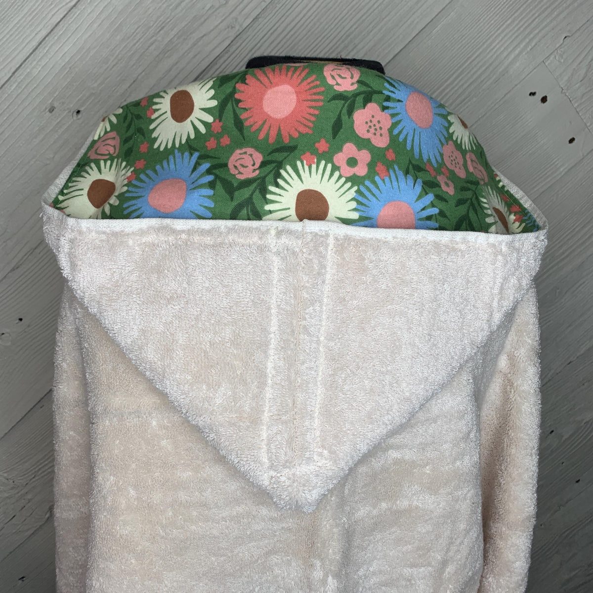 Girl hooded towel with flowers-your choice of towel color, toddler hooded towel, kids towel, bath towel, personalized towel