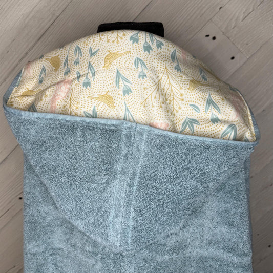 Girl hooded towel or poncho with rabbits and birds, girl hoodie towel, personalized kids beach towel, hooded towel poncho