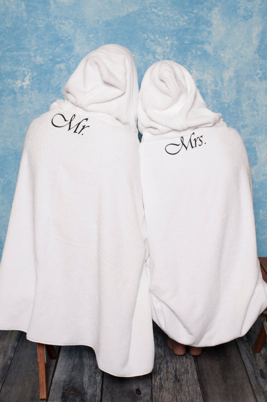 Mr and Mrs beach wedding towel set, destination wedding gift, beach wedding towel, anniversary gift, honeymoon gift, wedding gift towels