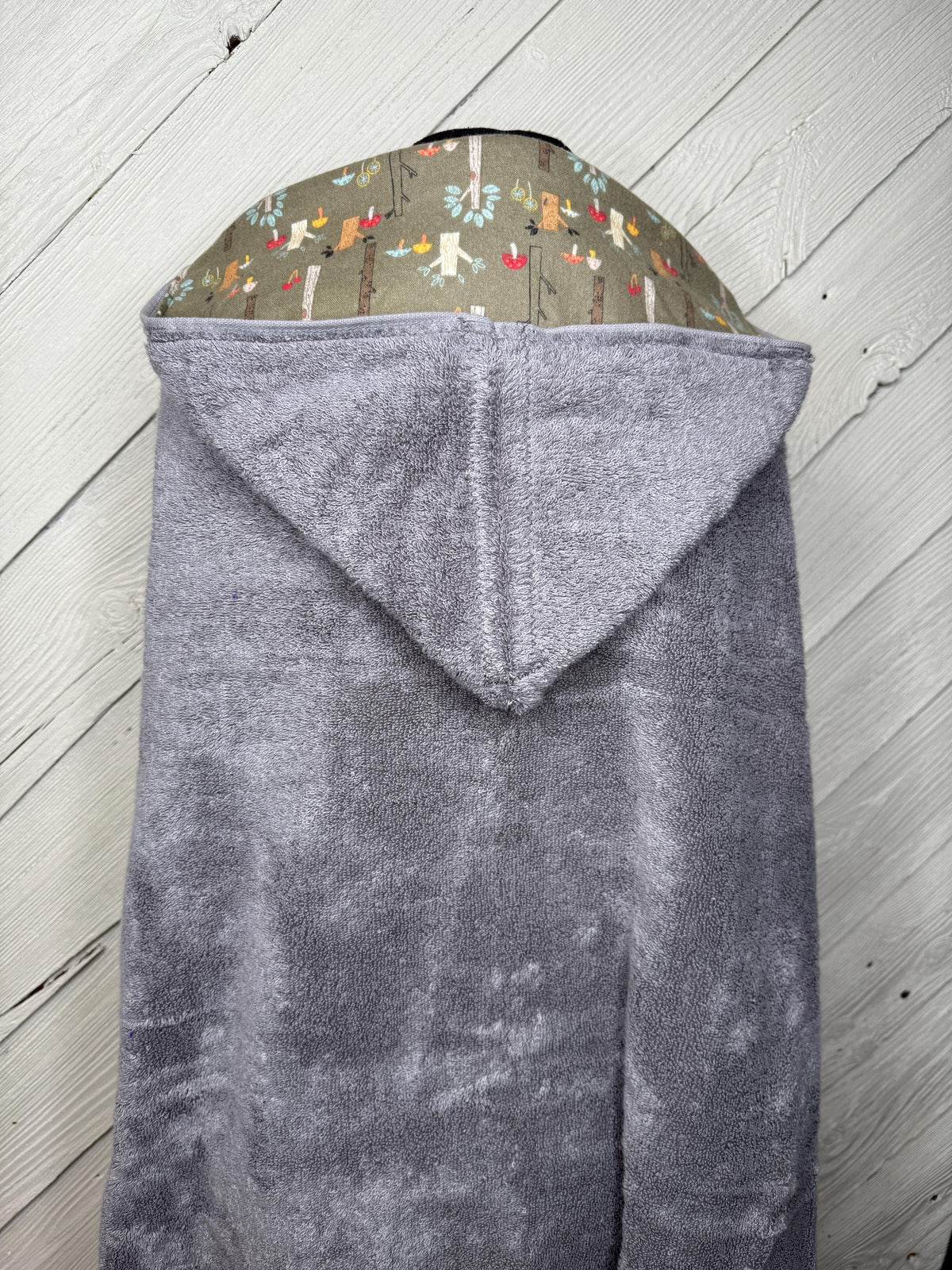 Kids hooded towel or hooded poncho towel with woodland animals and trees, personalized beach towel, boy bath towel, kids pool wrap,l