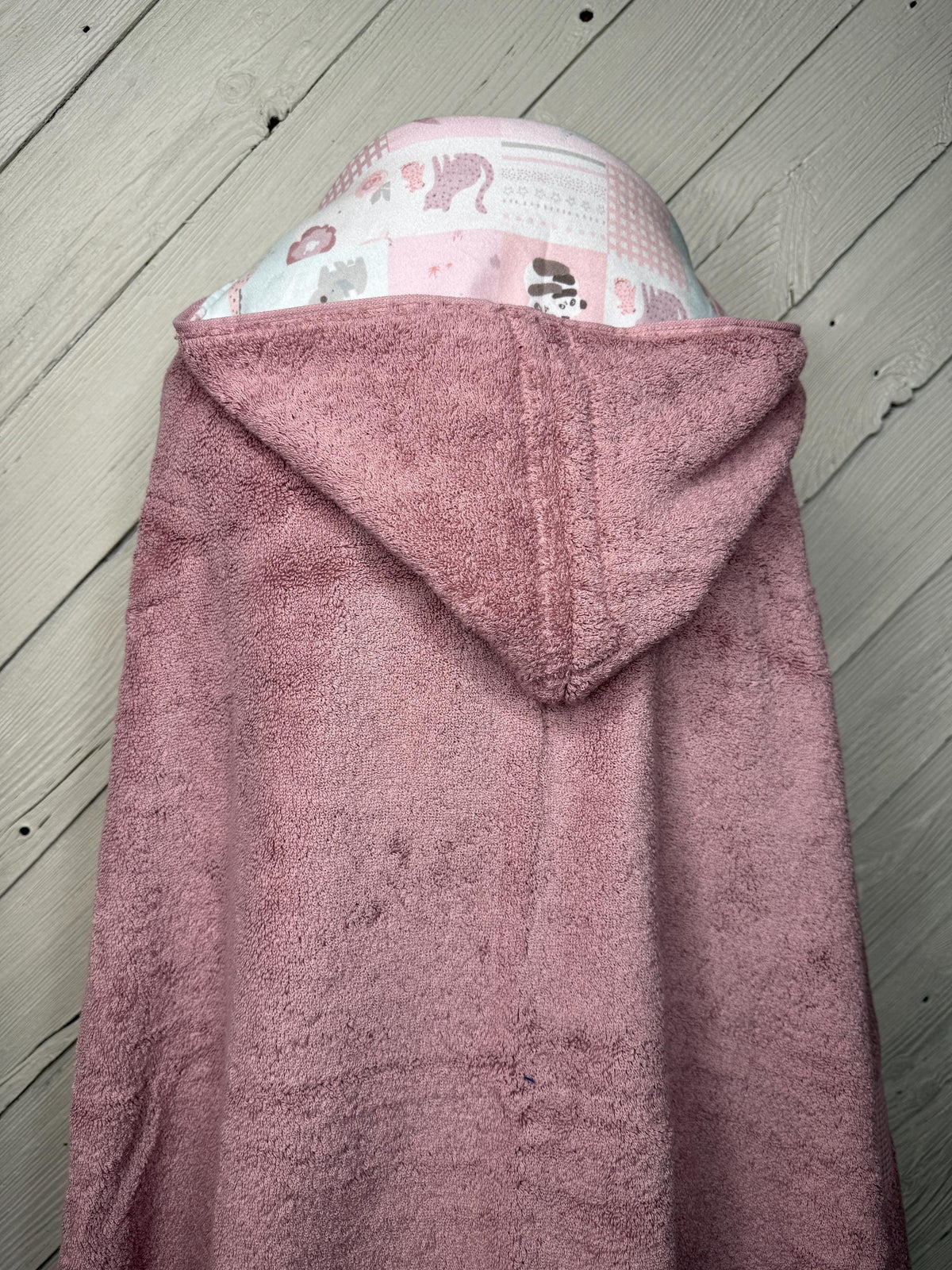 Girl hooded towel or poncho with cat, girl hoodie towel, personalized kids beach towel, hooded towel poncho