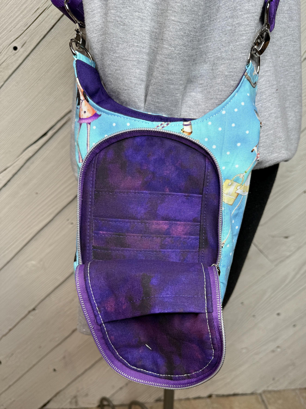 Water bottle bag with women on bikes fabric, adjustable crossbody bag, gift for hiker, walking bag, water bottle carrier