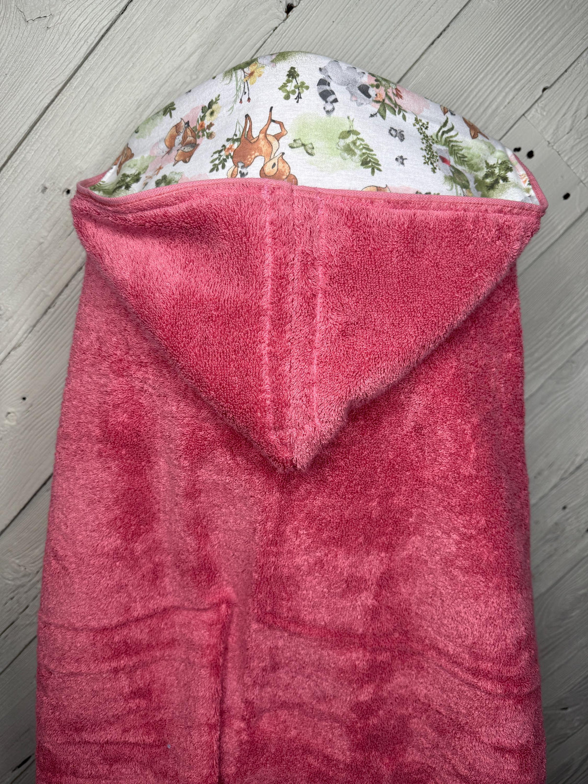 Kids hooded towel or hooded poncho towel with woodland animals, deer, rabbit, fox, personalized beach towel, kid bath towel