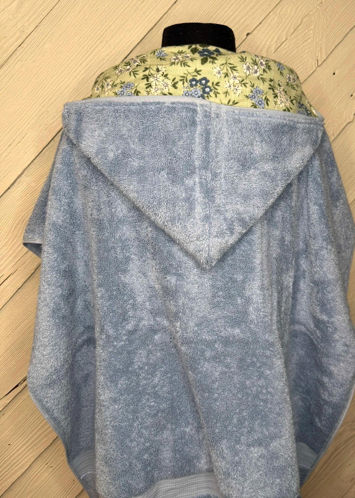 Girl hooded towel with flowers-your choice of towel color, toddler hooded towel, kids towel, bath towel, personalized towel