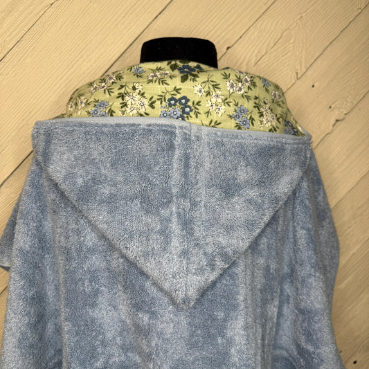 Girl hooded towel with flowers-your choice of towel color, toddler hooded towel, kids towel, bath towel, personalized towel