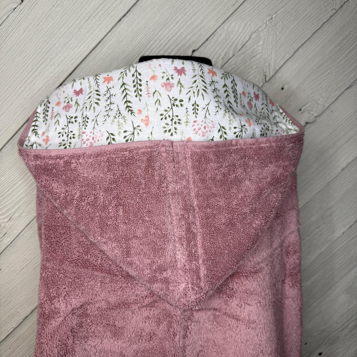 Girl hooded towel with flowers-your choice of towel color, toddler hooded towel, kids towel, bath towel, personalized towel