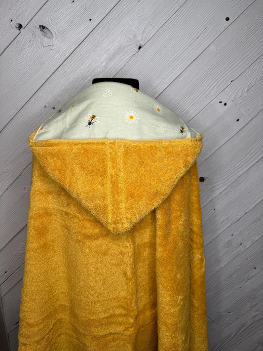Girl hooded towel with bees and flowers-your choice of towel color, toddler hooded towel, kids towel, bath towel, personalized towel