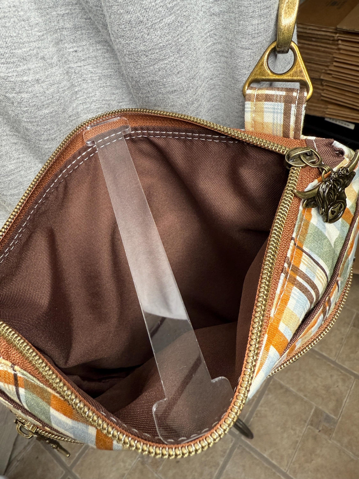 Highland cow crossbody purse, women's crossbody bag, hipster bag, messenger bag, adjustable crossbody bag, women's handbag