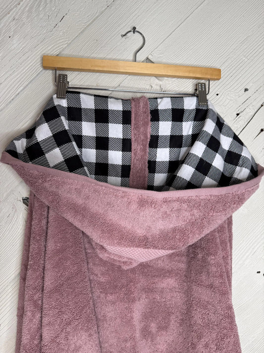 Mauve Adult Hooded Bath Towel Black/White Plaid Print Flannel Hood Lining