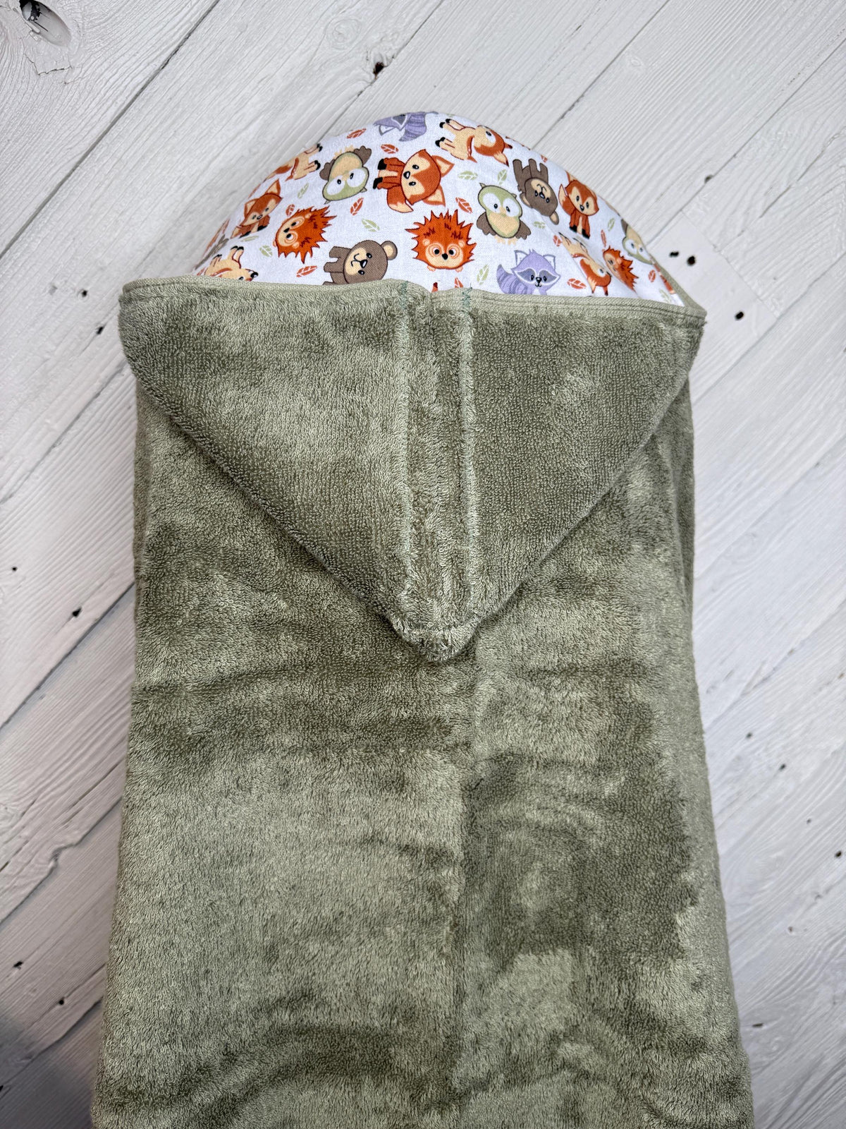 Kids hooded towel or hooded poncho towel with woodland animals, personalized beach towel, boy bath towel, kids pool wrap, toddler beach