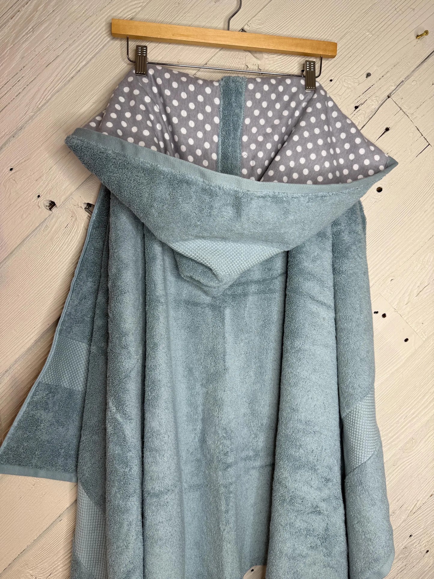 Water Blue Adult Hooded Bath Towel with Gray/White Polka Dot Flannel Lining on Hood