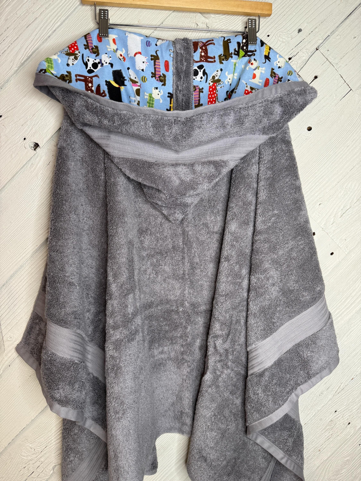 Hooded bath towel with dogs for teens or adults, personalized adult hooded beach towel, full size towel, teen bath towel, teen beach towel