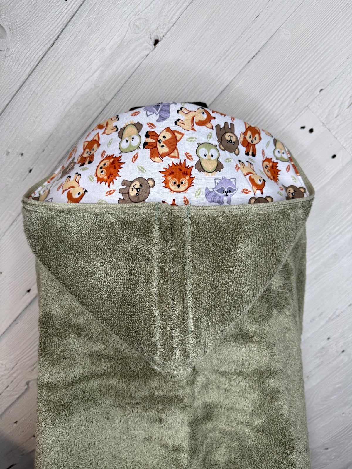 Kids hooded towel or hooded poncho towel with woodland animals, personalized beach towel, boy bath towel, kids pool wrap, toddler beach