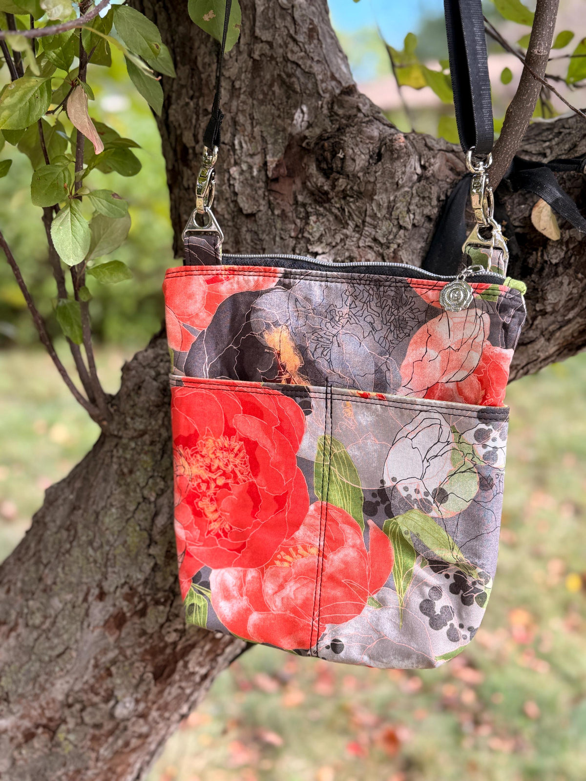 Crossbody bag with flowers on black background, women's crossbody bag, hipster bag, messenger bag, adjustable crossbody bag, women's handbag