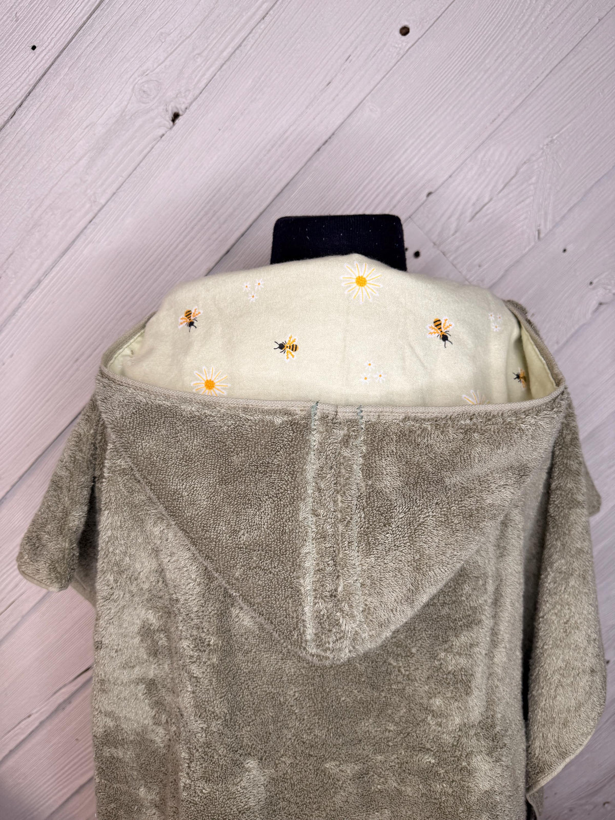 Girl hooded towel with bees and flowers-your choice of towel color, toddler hooded towel, kids towel, bath towel, personalized towel